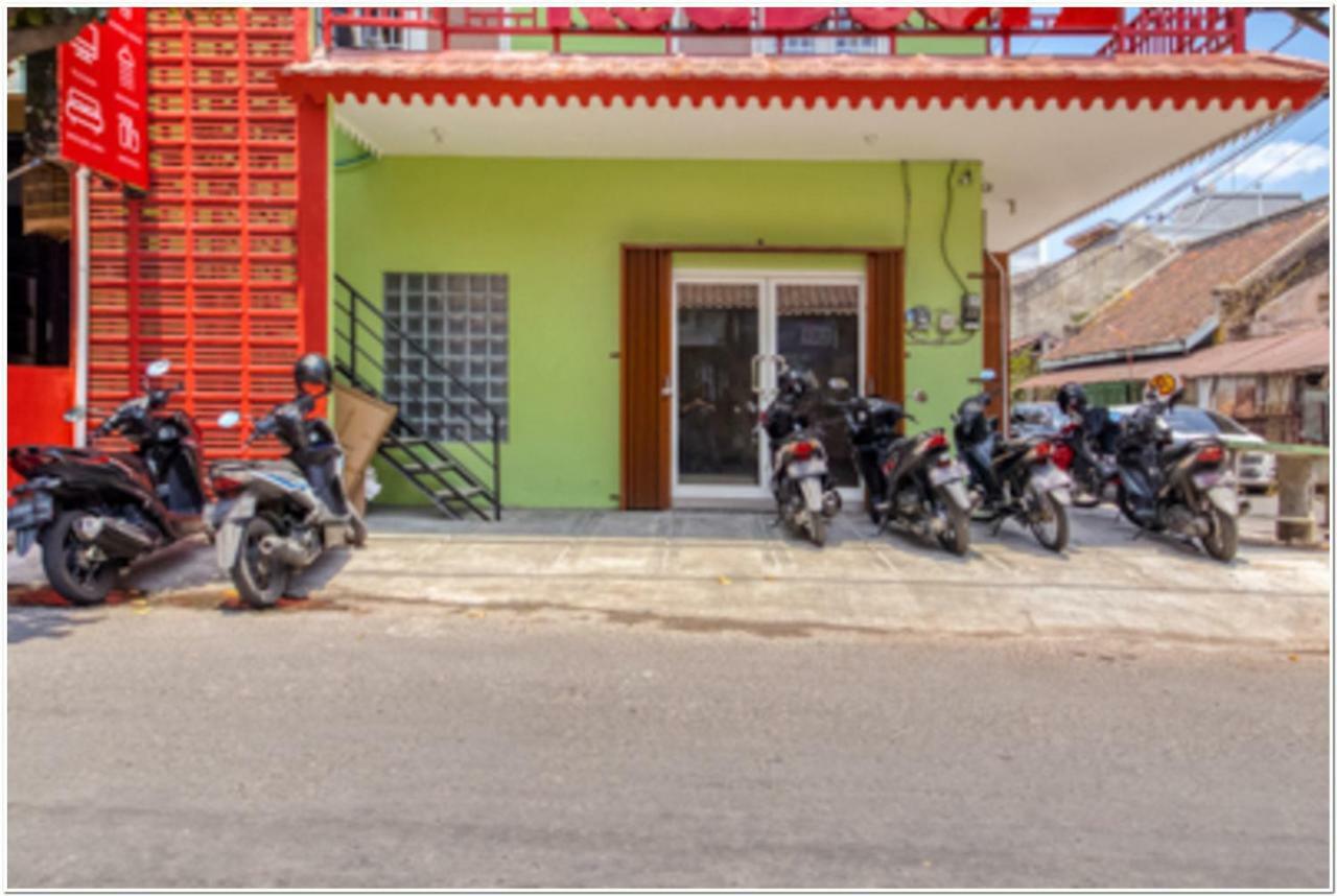 Reddoorz Near Ramai Mall Malioboro Yogyakarta Exterior photo
