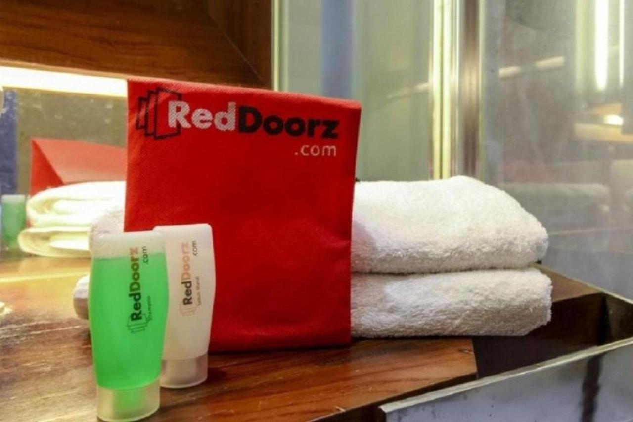 Reddoorz Near Ramai Mall Malioboro Yogyakarta Exterior photo
